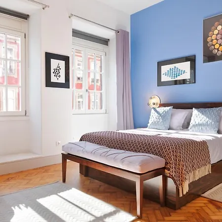 Blue Moon Apartment *